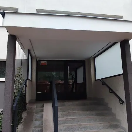 In - C106b Homestay *