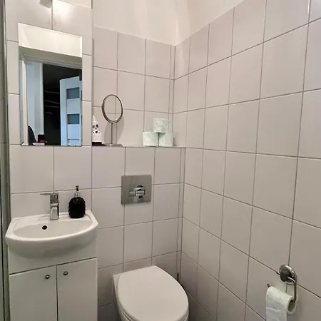 In - C106b Homestay